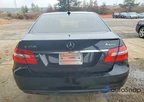 2013 Mercedes-Benz E 350 4Matic z USA, uszkodzony, nr VIN WDDHF8JB8DA681692